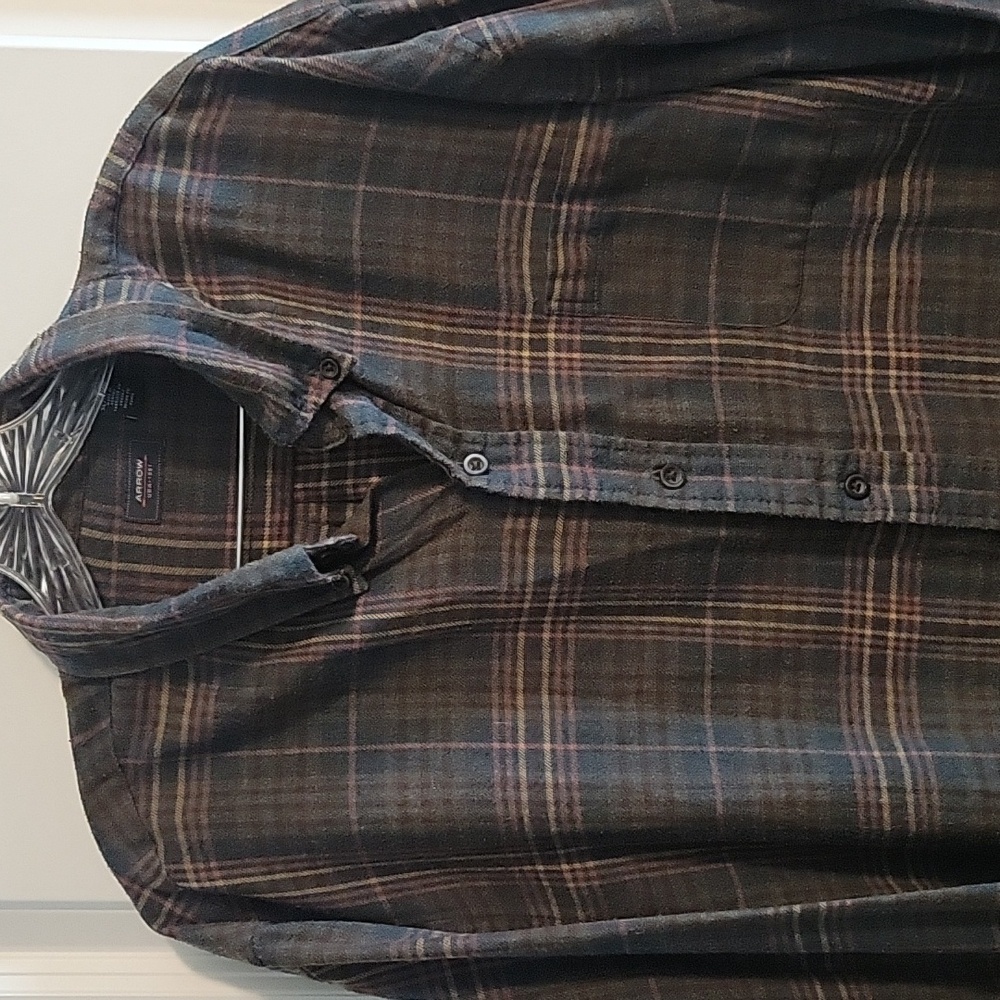 Arrow button up shirt - Picture 2 of 8